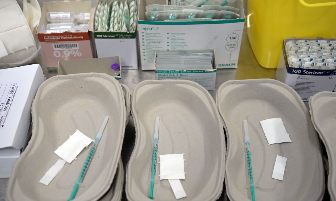 Covid-19: Ministério da Saúde alerta sobre golpes ligados a vacinação