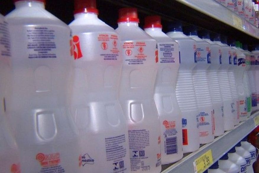 Preço do litro de álcool 70% varia entre R$ 7,98 e R$ 14,89 em supermercados de João Pessoa