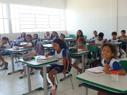 Prefeito Nabor assina decreto autorizando retorno das aulas presenciais em Patos