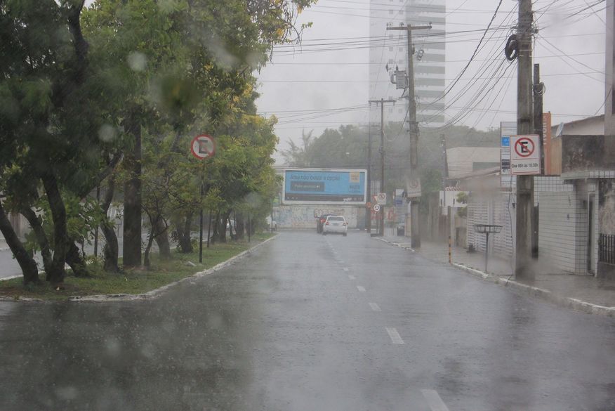 Inmet emite alertas para chuvas intensas no Sertão e acumulado de chuva no litoral da Paraíba