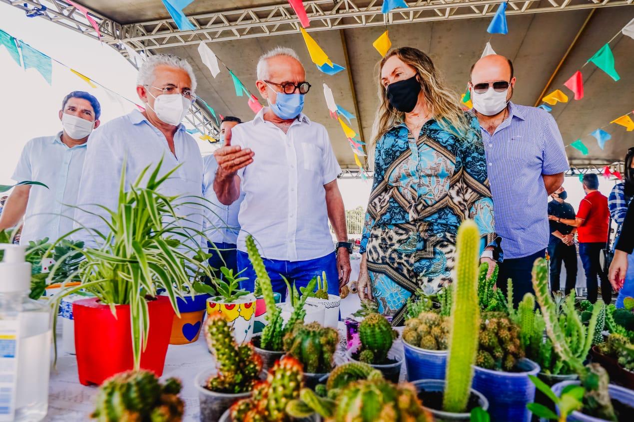 Prefeito participa da abertura do Festival do Milho realizado pela Cecaf