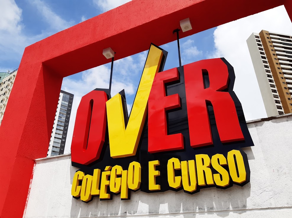 Over Colégio e Curso promove aulão beneficente para o Enem