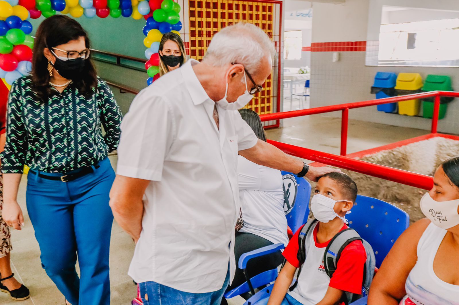 Na terceira etapa da retomada, mais de 11 mil estudantes voltam às salas de aula nesta quarta-feira