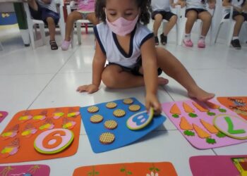 Especialista orienta qual a idade ideal para inserir uma criança na escola