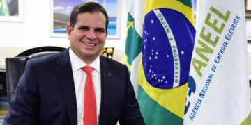 Filho e neto de paraibanos, diretor-geral da Aneel recebe honrarias da Assembleia Legislativa da Paraíba