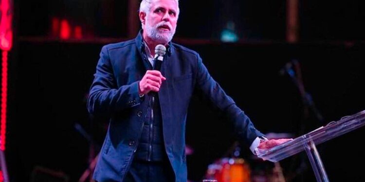 Pastor Cláudio Duarte apresenta palestra “Decida Ser Feliz” em João Pessoa