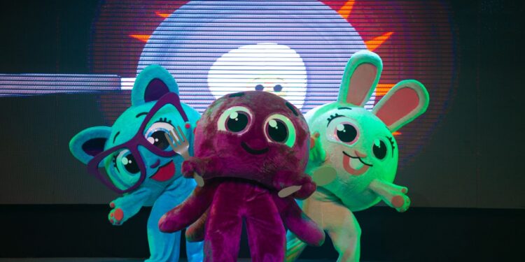 Sucesso infantil, Bolofofos faz show ao vivo no Teatro Pedra do Reino