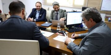 João Azevêdo assegura instalação de mais uma fábrica que vai funcionar no Estado