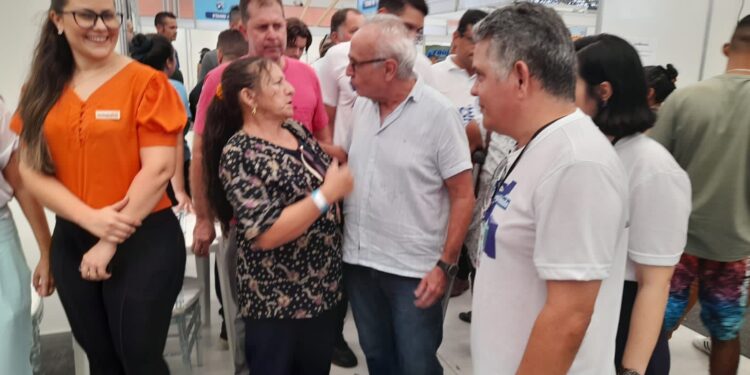 Cícero Lucena acompanha Feirão da Empregabilidade, iniciativa da Prefeitura para ampliar oferta de vagas e geração de renda na Capital