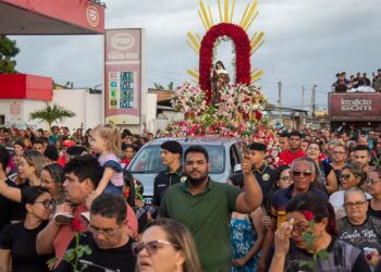 Retomada da celebração da fé e devoção: a romaria de Santa Rita de Cássia levou milhares de fiéis às ruas da cidade