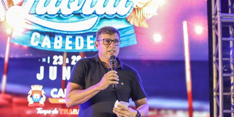 Calcinha Preta e Zé Vaqueiro vão animar Arraiá do Litoral em Cabedelo