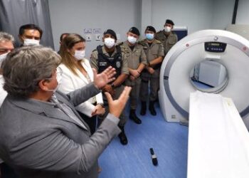 João Azevêdo entrega tomógrafo do Hospital Edson Ramalho e destaca fortalecimento da rede de saúde estadual com distribuição de novos equipamentos