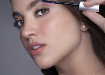 Máscara 4K Panoramic, de Make B., com efeito panorâmico: 1.000% + volume e ultradefinição