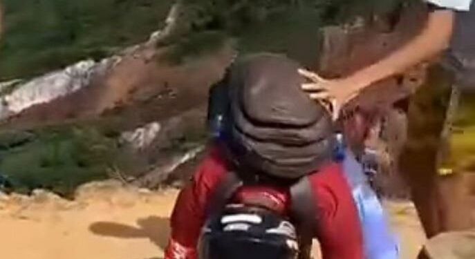 Turistas são vítimas de arrastão no mirante do ‘Dedo de Deus’, na cidade de Conde, no Litoral Sul