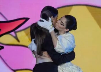 GKay beija Bianca Andrade e elogia colega: “Agora entendi o poder da boquinha”