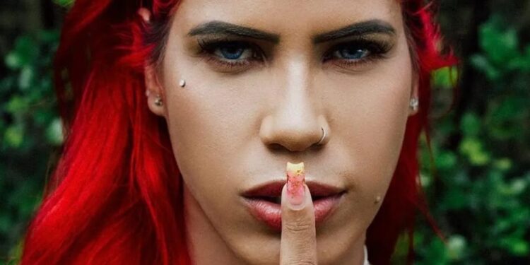 Alnê, a promissora DJ: Humor para a Música