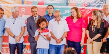 Cícero Lucena entrega obras de reestruturação da Escola Analice Gonçalves, em Cruz das Armas