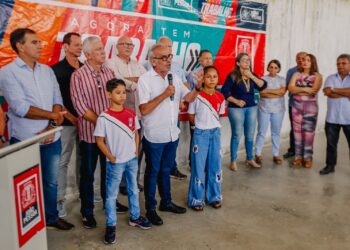 Prefeito autoriza reestruturação de escola no Grotão e conclui retomada de 45 obras encontradas abandonadas