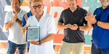 Cícero Lucena autoriza troca da iluminação por LED em Tambaú e ação já beneficia 17 bairros