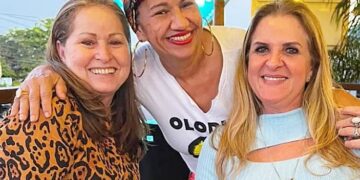 Empresária Fátima Dantas recebe amigas de São Paulo na Bahia, as Meninonas SA