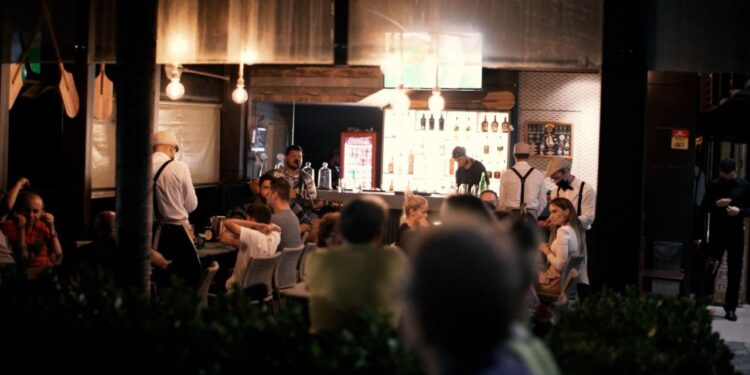 Captain Jack conta com atrações com sax, violino e MPB