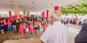 Servidoras têm manhã de atividades e prefeito sanciona Lei que veta contratação de condenados pela Maria da Penha