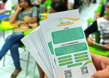 Prefeitura de Campina Grande participa de Feira da Empregabilidade  na Escola Grau Técnico e formaliza empreendedores