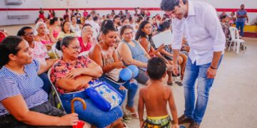 Prefeito em exercício abre primeiro dia de mutirão de cadastramento de famílias no programa ‘Pão e Leite’