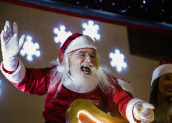 Caminhões iluminados da Caravana de Natal da Coca-Cola chegam à Paraíba nesta quinta, dia 1º