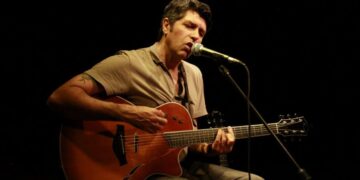 Encerrando a temporada Seis & Meia recebe na sexta (09) o cantor Leoni