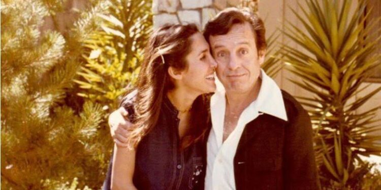 Florinda Meza chora ao lembrar 8 anos sem Roberto Bolaños, o Chaves