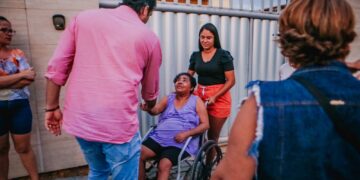 Leo Bezerra entrega obra de pavimentação e drenagem no bairro do Altiplano