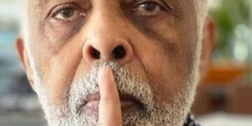 Após ser hostilizado por brasileiros, Gilberto Gil passa tarde com ídolo argentino no Qatar