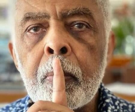 Após ser hostilizado por brasileiros, Gilberto Gil passa tarde com ídolo argentino no Qatar