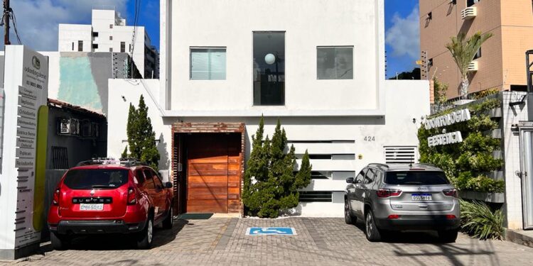 Referência em tratamentos odontológicos e reconhecida pelos serviços premium e de excelência, Odontogalerie completa nove anos