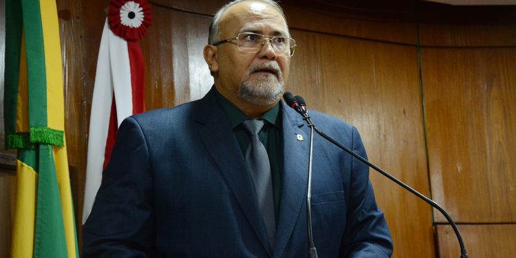 Lei estimula integração entre famílias e escolas do Município