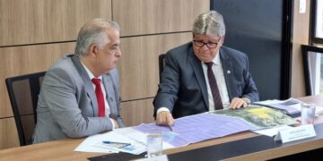 João Azevêdo formaliza ao ministro dos Aeroportos a viabilização do voo para Cajazeiras