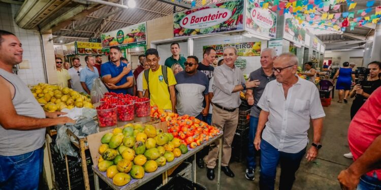 Cícero Lucena autoriza reforma do Mercado Público de Cruz das Armas