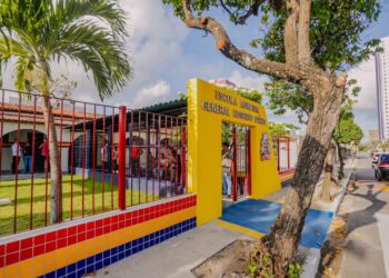 Cícero Lucena entrega 15ª unidade educacional reestruturada pela gestão e 59 já tiveram obras iniciadas