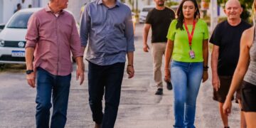 Programa de LED avança em João Pessoa e Léo Bezerra acompanha serviços no bairro José Américo