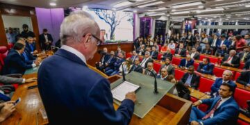 Na Câmara, Cícero Lucena anuncia investimentos e fala da parceria para aprovação do novo Plano Diretor