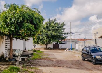 Cícero Lucena autoriza pavimentação de dez ruas em Mangabeira