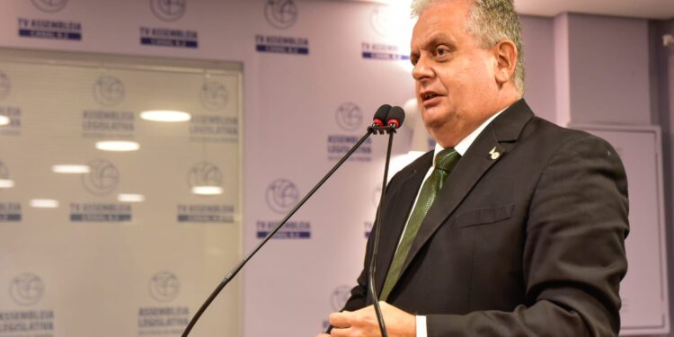 Bosco Carneiro faz apelo para convocação dos aprovados no concurso da Polícia Civil da Paraíba