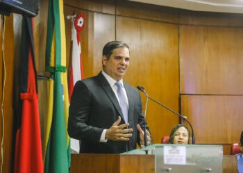 Em solenidade na Câmara Municipal de João Pessoa, André Pepitone recebe Título de Cidadão Pessoense