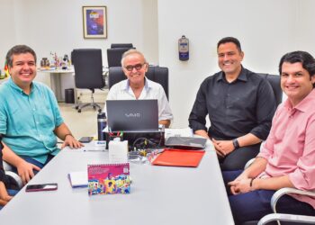 No Dia Internacional da Síndrome de Down, Cícero Lucena regulamenta Lei que obriga estabelecimentos a garantir prioridade a pessoas com T21