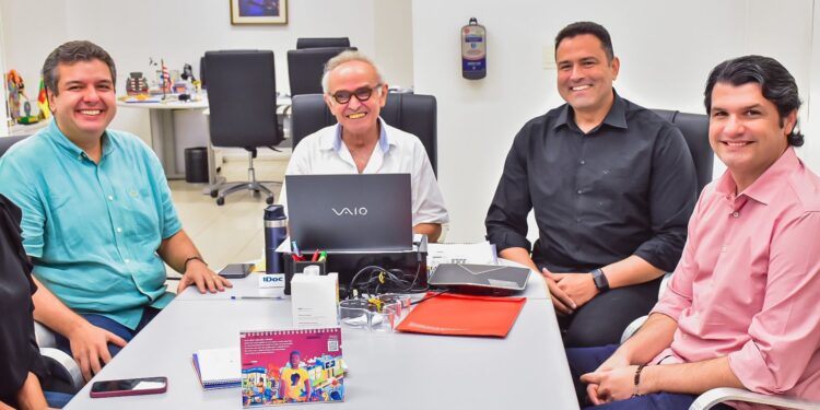 No Dia Internacional da Síndrome de Down, Cícero Lucena regulamenta Lei que obriga estabelecimentos a garantir prioridade a pessoas com T21