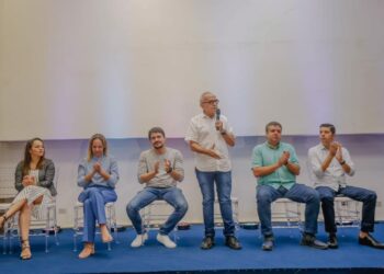 Prefeito assina portarias de nomeação de 120 aprovados em concurso público