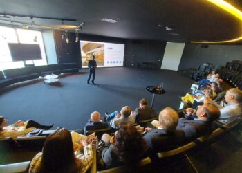 Liderando missão da FNP, Cícero encontra presidente da Associação de Municípios Portugueses e visita Centro de Desenvolvimento