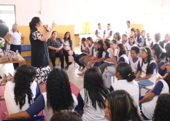 Uma Por Todas: Prefeitura de Conde inicia distribuição de absorventes para as alunas da rede municipal