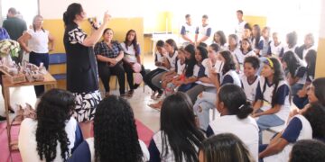 Uma Por Todas: Prefeitura de Conde inicia distribuição de absorventes para as alunas da rede municipal